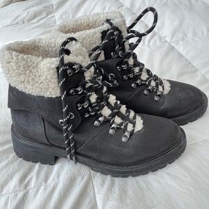 Women's Black Winter Boots